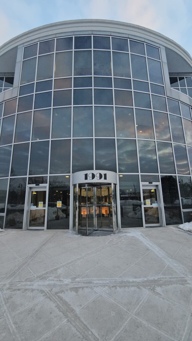 Entrance of 1991 Marcus Ave, home of Empire Minimally Invasive Spine and Pain in North New Hyde Park